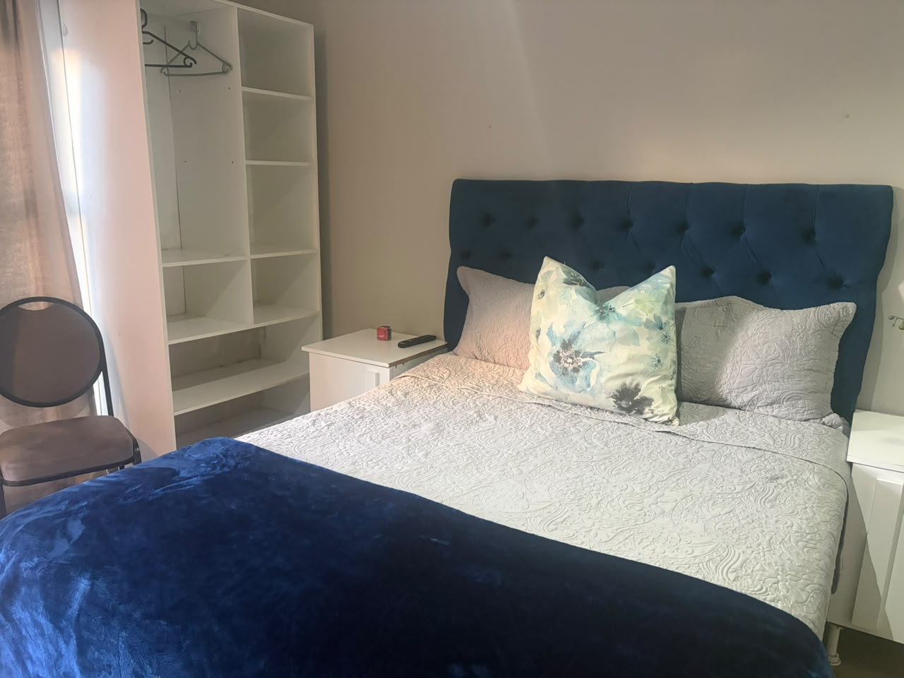 Room B photo 2