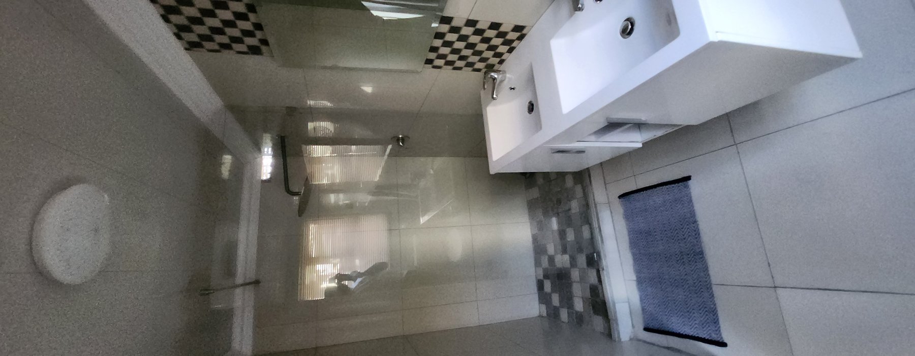 Room H photo 3