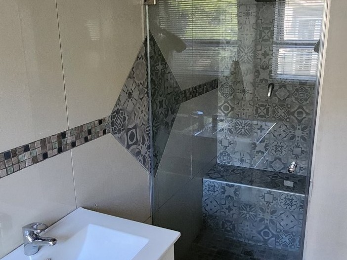 Room H — Executive Rear Rooms Suite